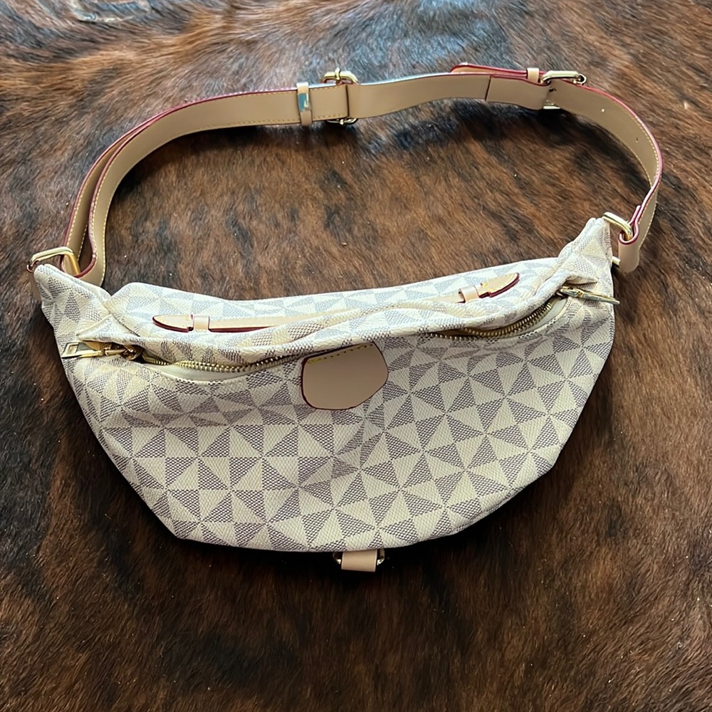 Checkered print bum bag